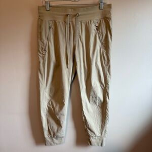 Athleta Trekkie North Tan Jogger Pants, 8P